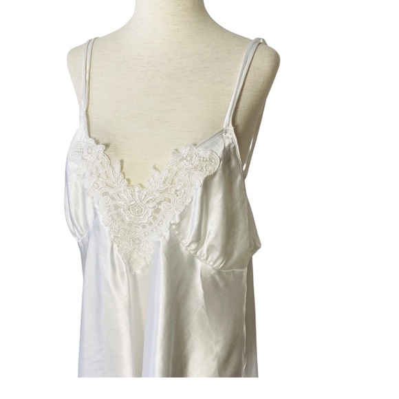 VINTAGE CINEMA ETOILE Satin Babydoll Camisole Nightie - Picture 2 of 7